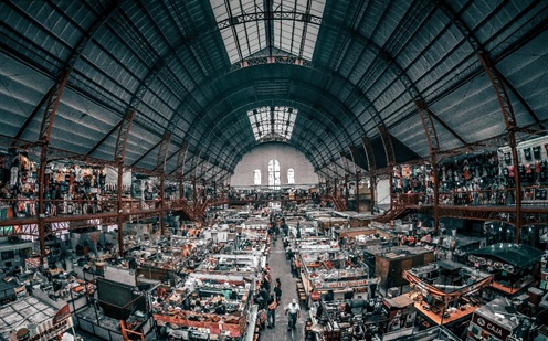 Panoramic view of the interior of a warehouse.